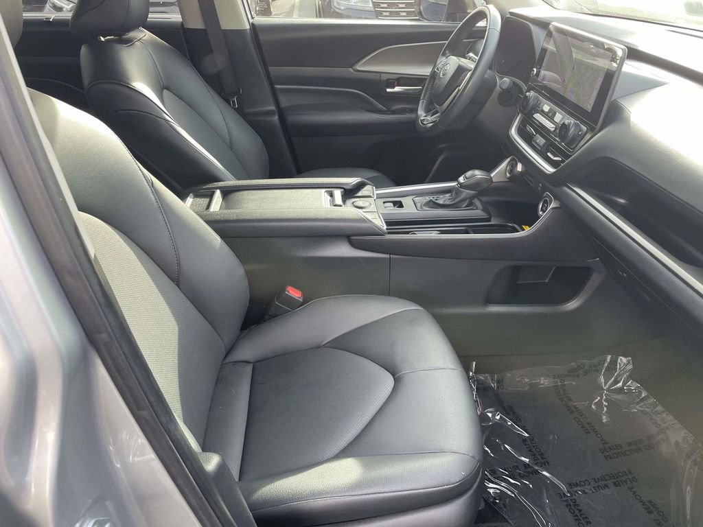 Used 2024 Toyota Grand Highlander XLE image 46
