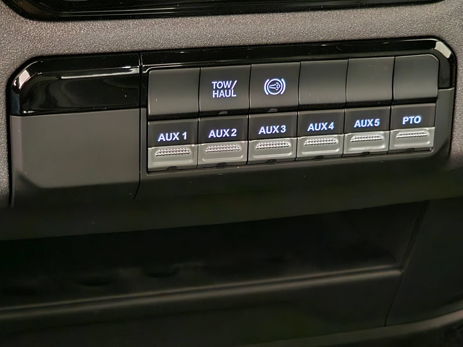 New 2026 RAM 5500 Tradesman AWD/4WD image 12