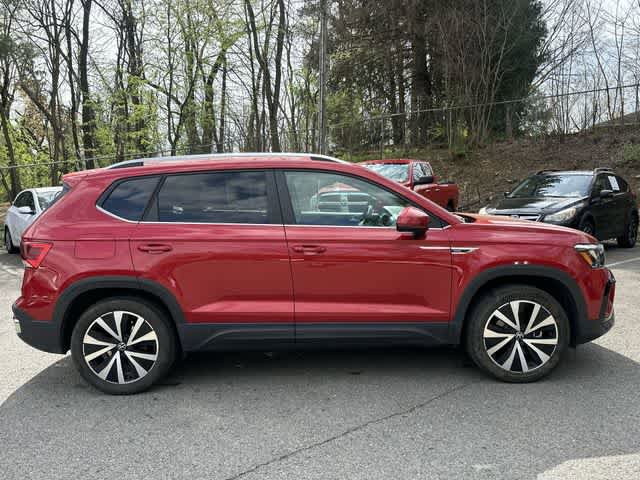 Used 2023 Volkswagen Taos SE image 3