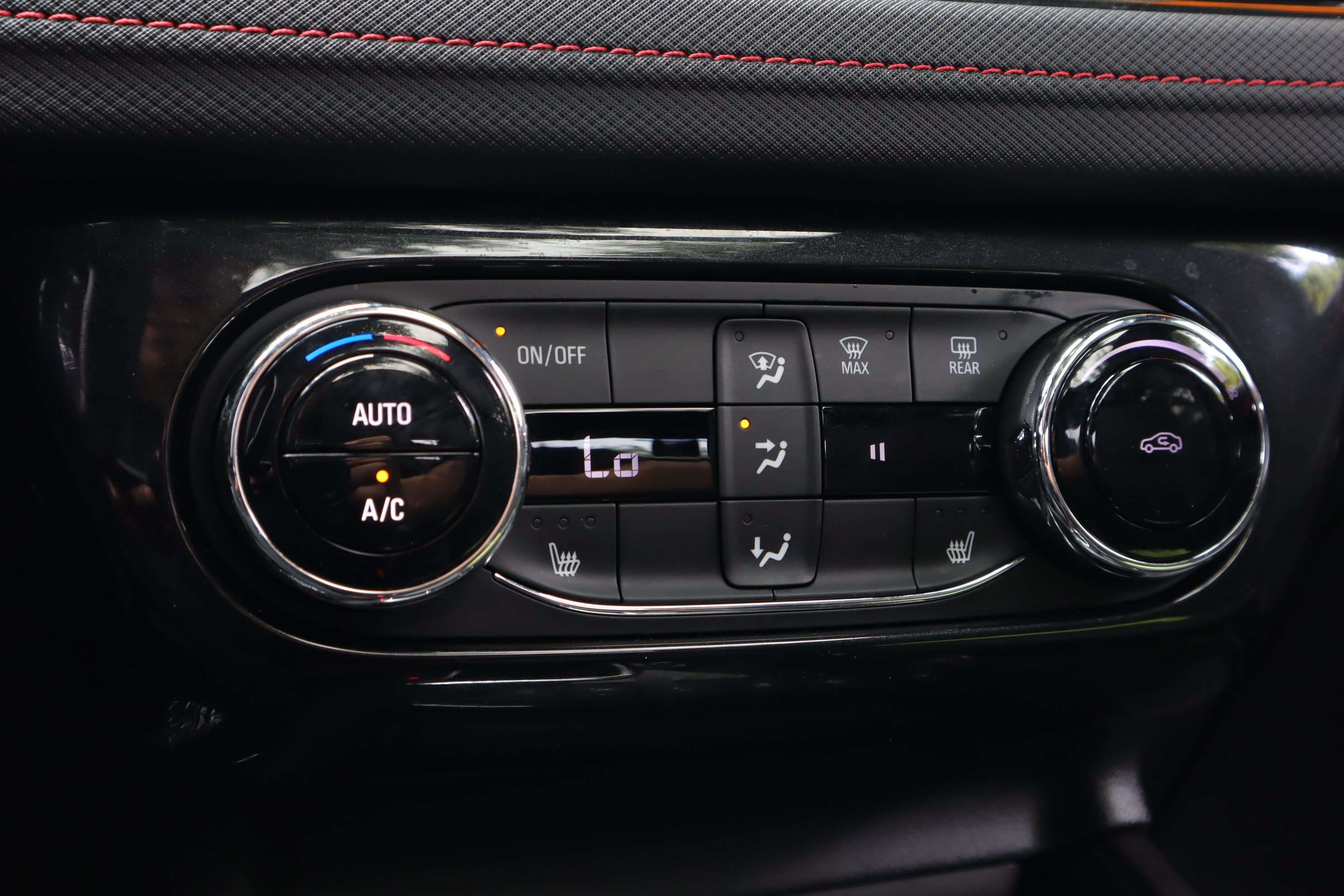 Used 2024 Chevrolet TrailBlazer RS w/ Convenience Package FWD image 16