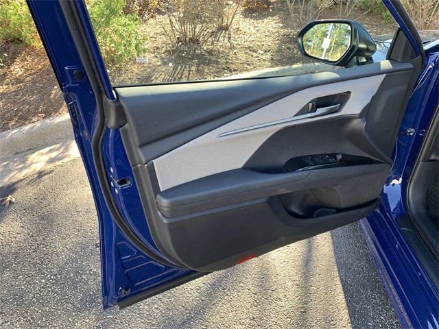 Used 2025 Toyota Camry SE image 17