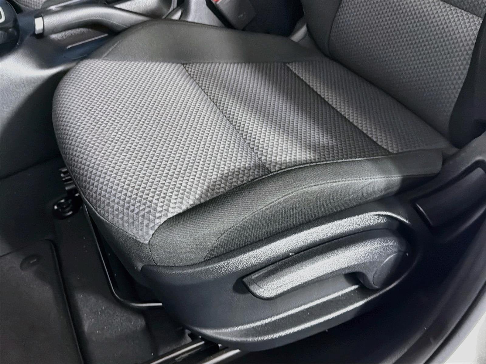 Certified 2025 Kia Soul LX w/ LX Technology Package FWD image 19
