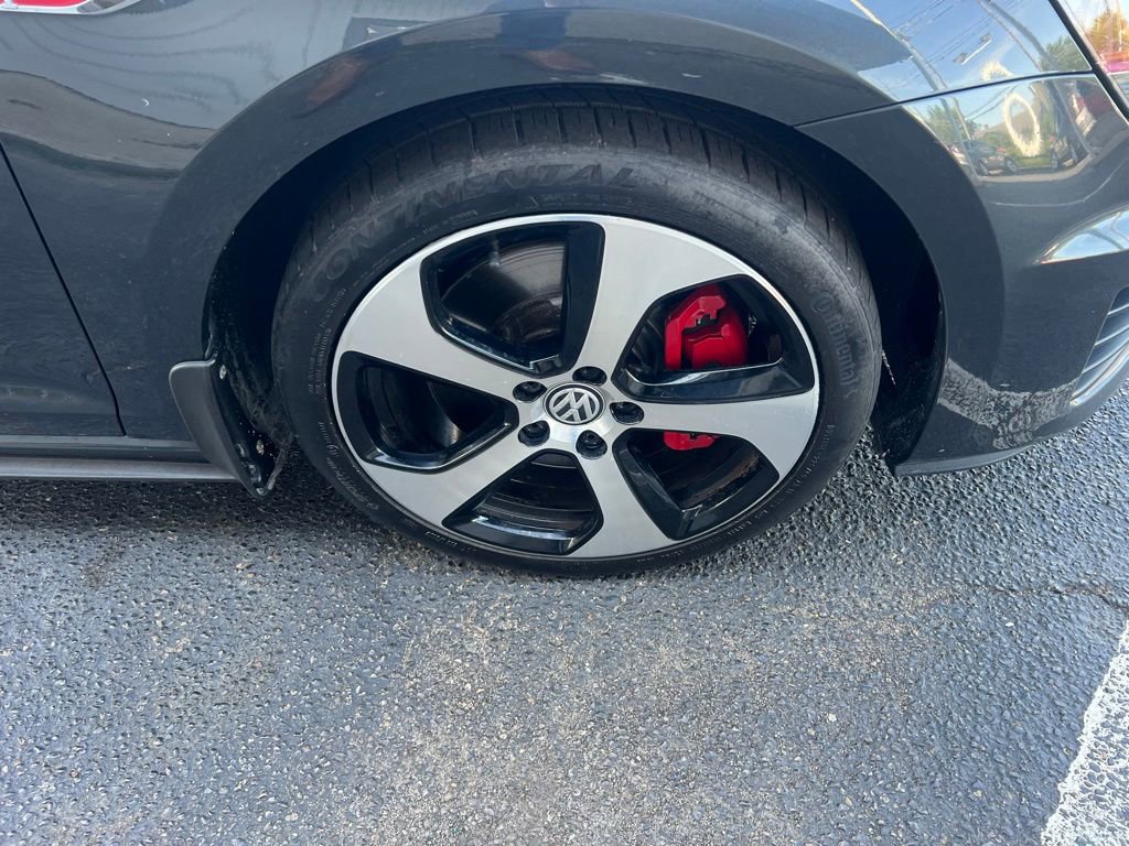 Used 2017 Volkswagen GTI SE FWD image 34