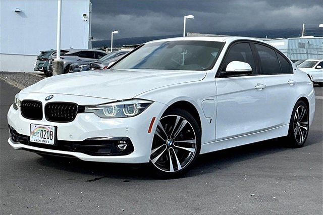 Used 2018 BMW 330e w/ Convenience Package