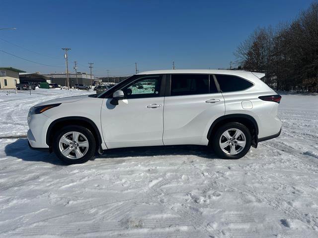 Certified 2024 Toyota Highlander LE image 10