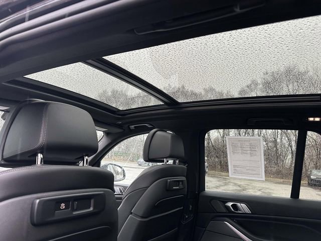 Used 2019 BMW X5 xDrive50i w/ M Sport Package image 21