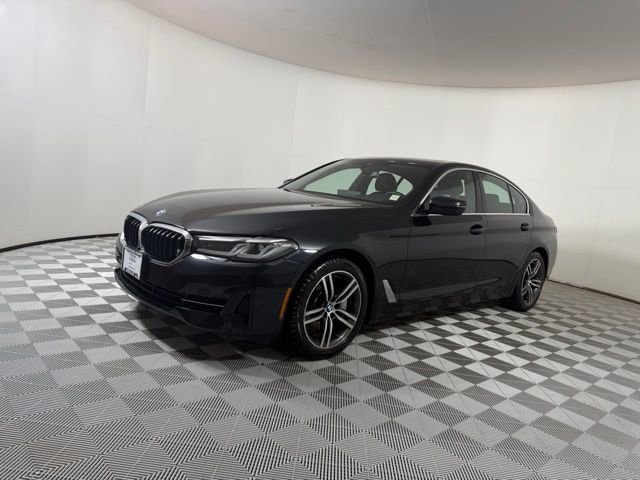 Used 2023 BMW 530i xDrive image 3