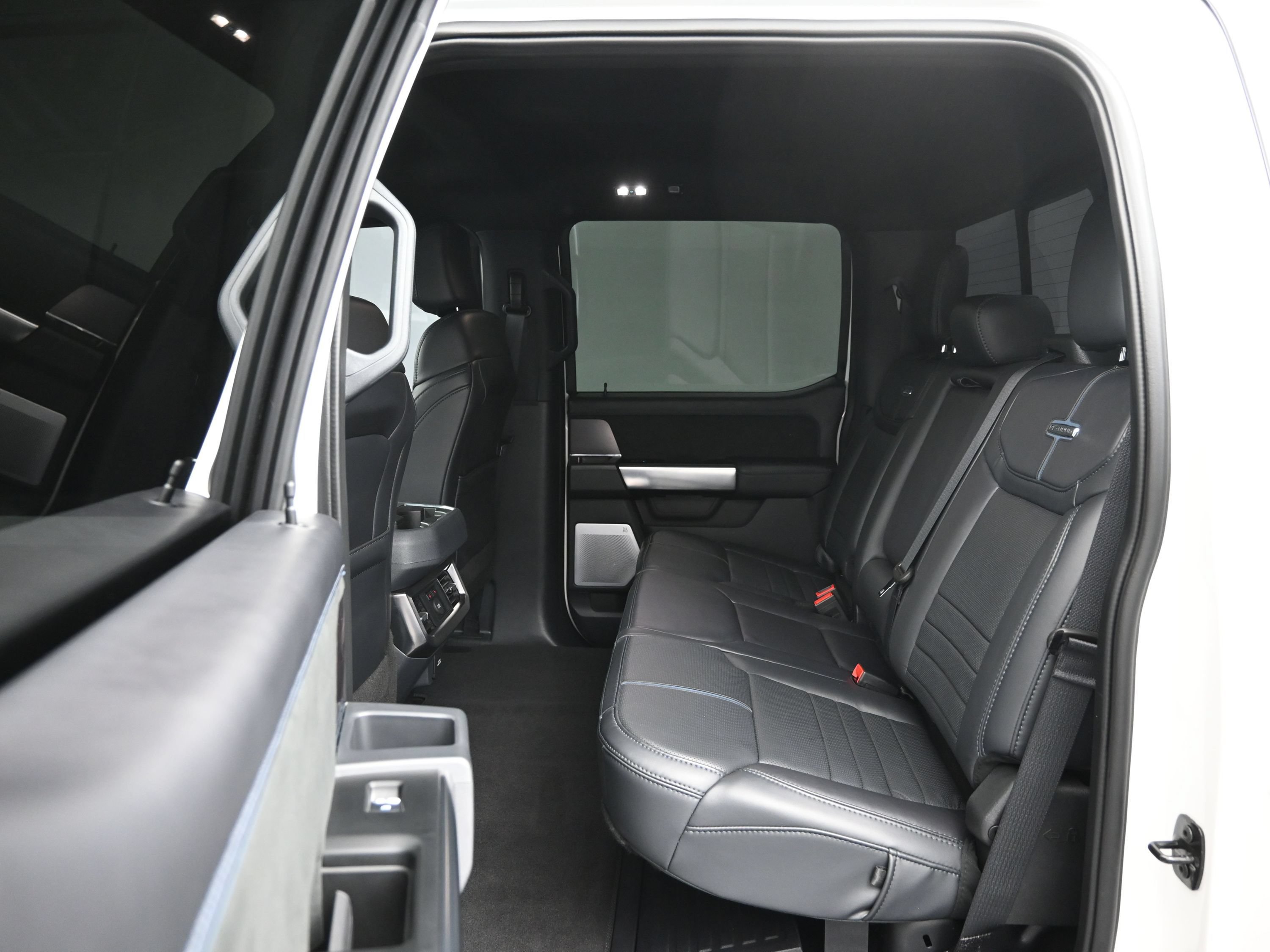 Used 2026 Ford F250 Platinum AWD/4WD image 11
