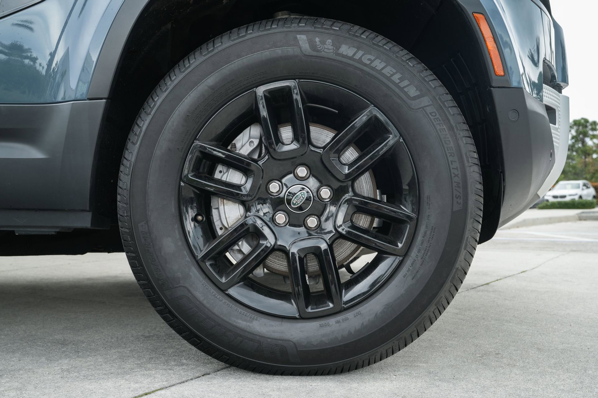 Used 2022 Land Rover Defender 110 SE image 27