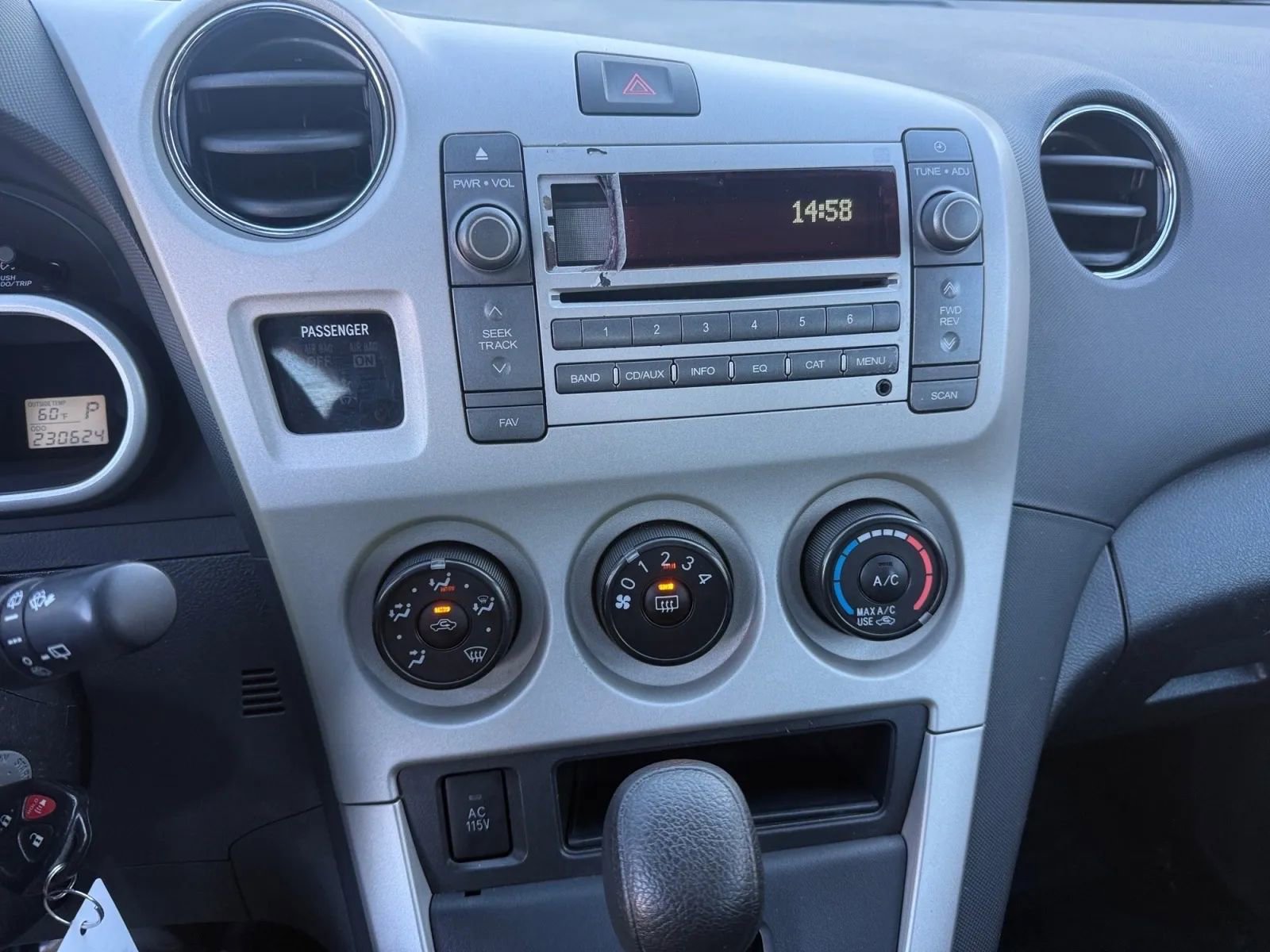 Used 2009 Pontiac Vibe w/ Preferred Package image 22