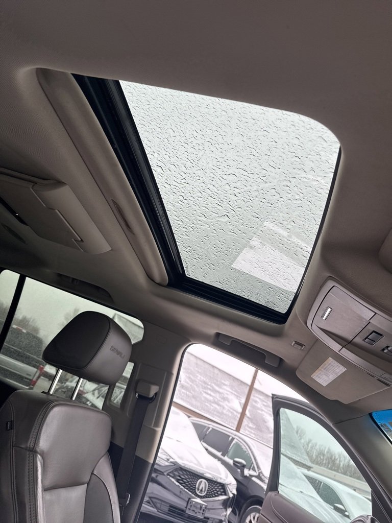 Used 2015 GMC Yukon XL Denali w/ Premium Package image 23