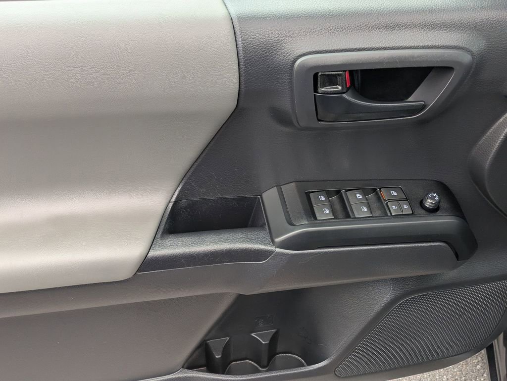 Used 2023 Toyota Tacoma SR AWD/4WD image 9