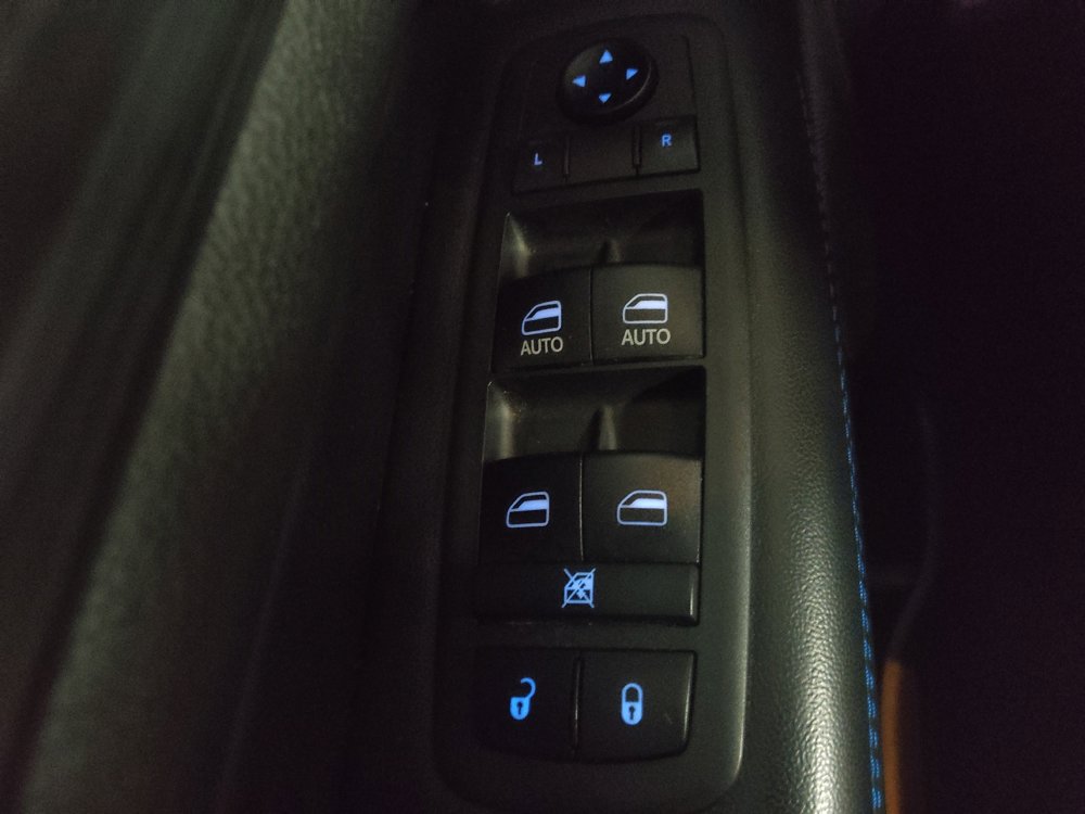 Used 2019 Jeep Grand Cherokee Laredo image 27