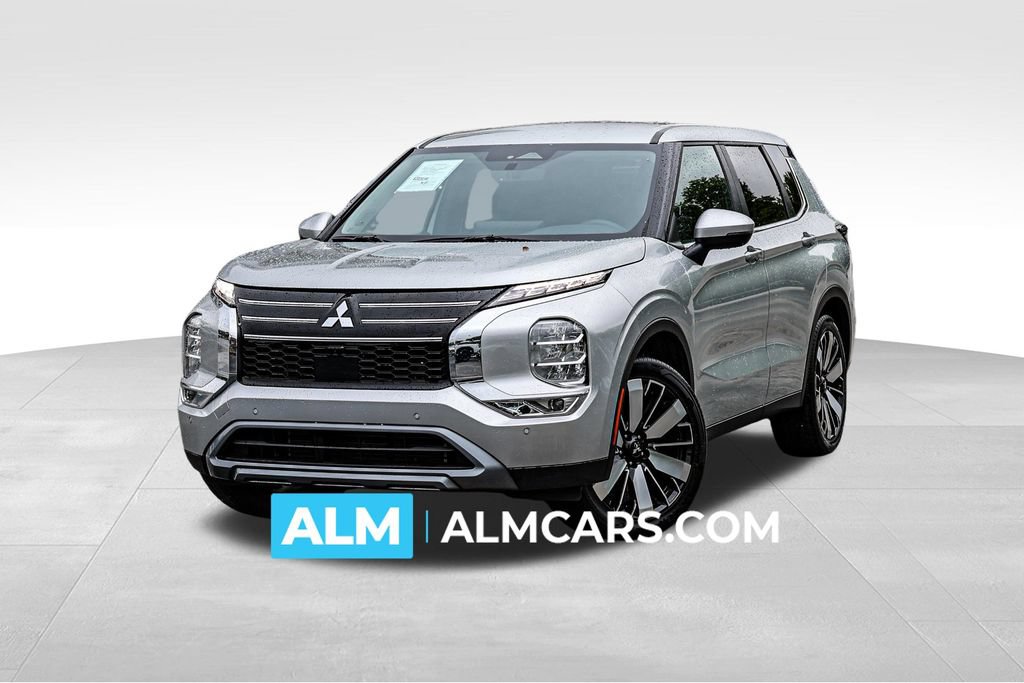 Used 2025 Mitsubishi Outlander SE FWD image 1