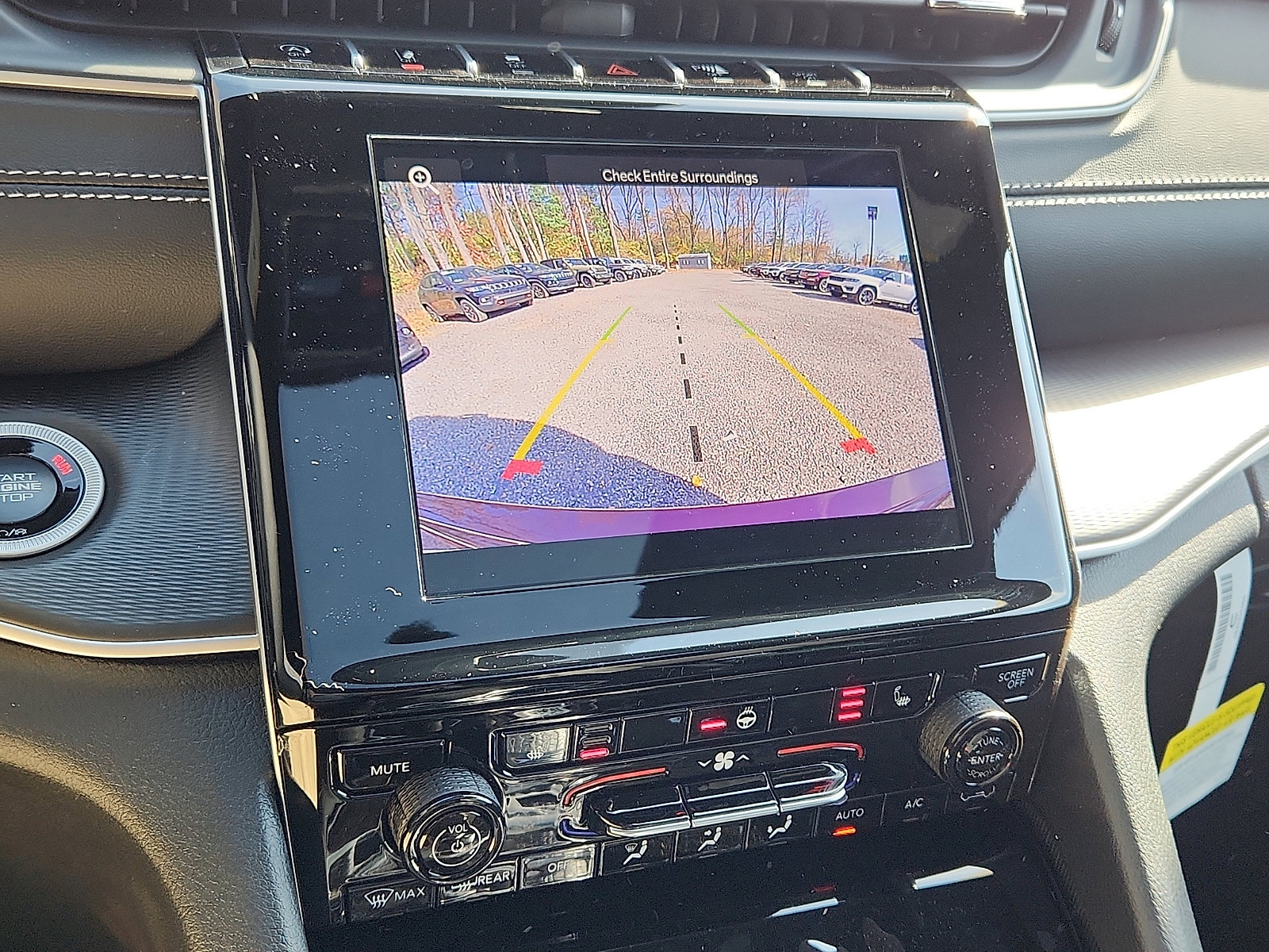 New 2025 Jeep Grand Cherokee Laredo X w/ Luxury Tech Group I image 13