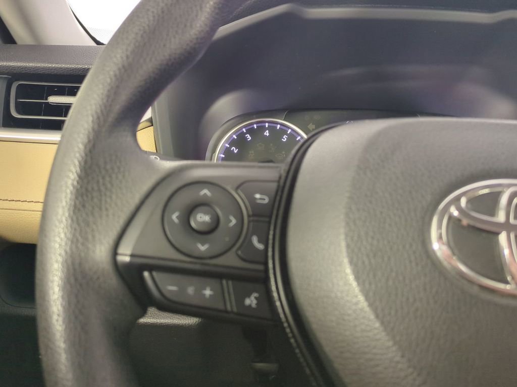 Used 2019 Toyota RAV4 LE image 27