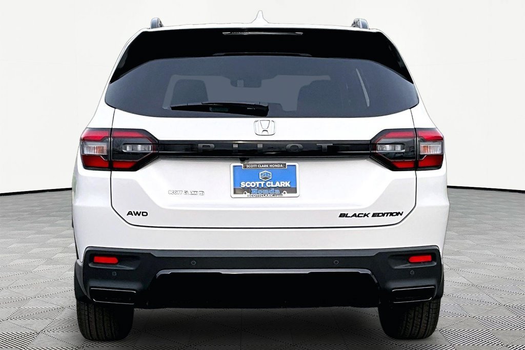 New 2026 Honda Pilot Black Edition image 4