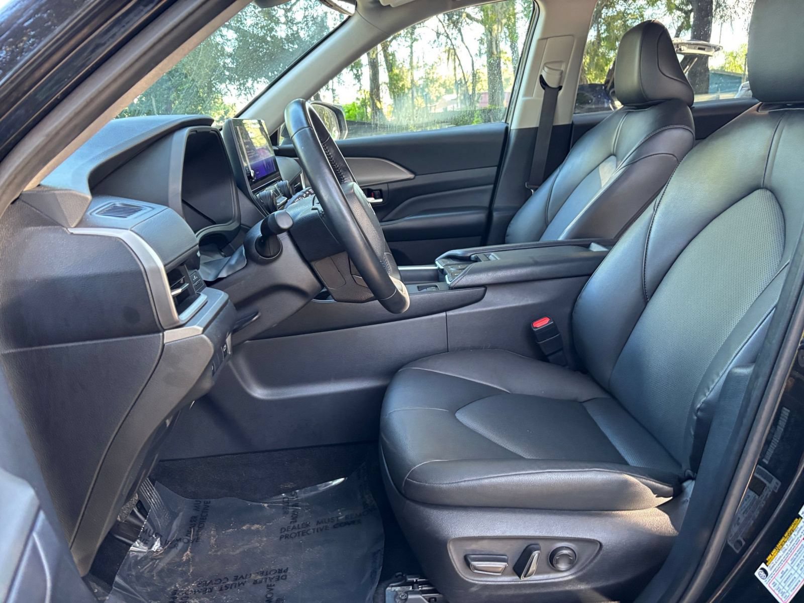 Used 2025 Toyota Grand Highlander FWD image 29