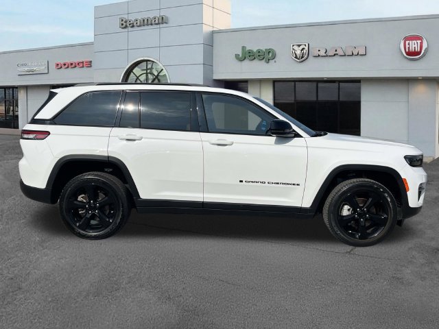 Used 2023 Jeep Grand Cherokee Limited w/ Black Appearance Package RWD image 8