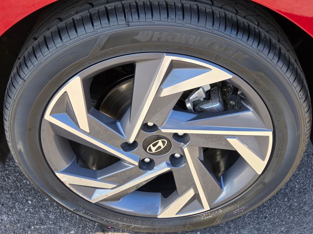 Used 2025 Hyundai Elantra SEL FWD image 11