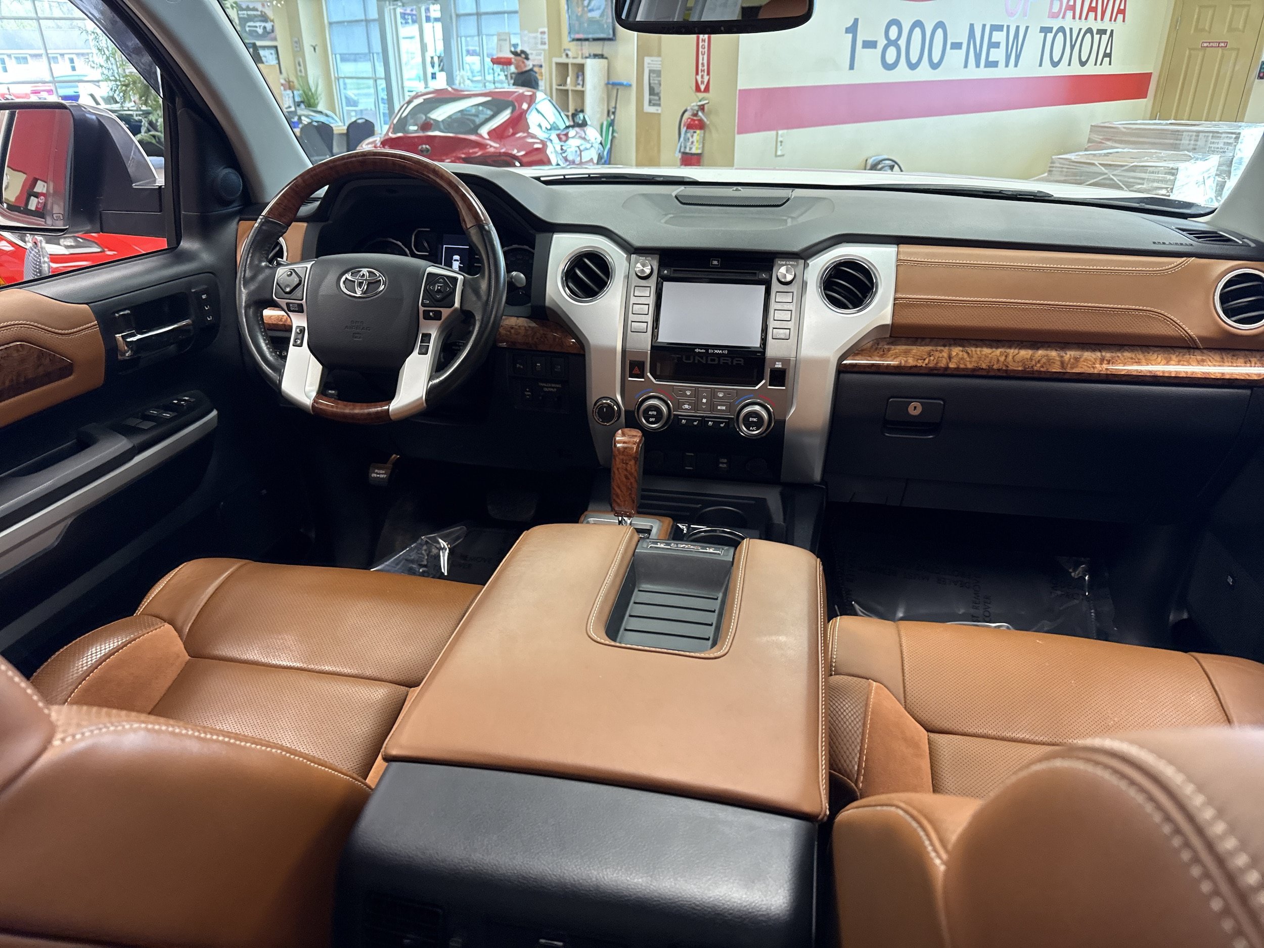 Used 2018 Toyota Tundra Platinum AWD/4WD image 18
