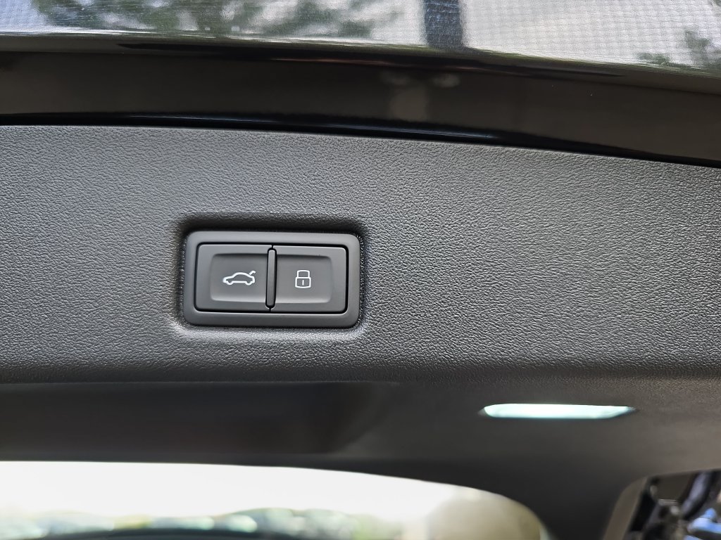 New 2026 Audi SQ5 Prestige AWD/4WD image 12