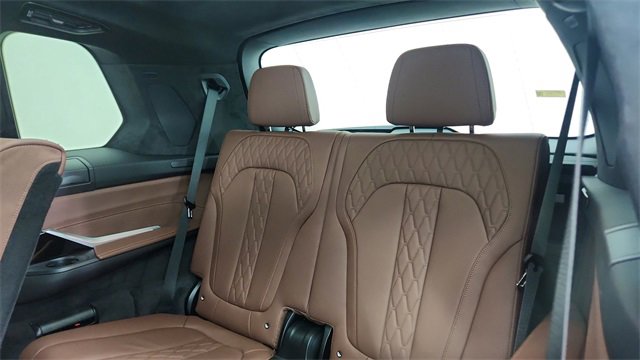 Used 2025 BMW X7 M60i image 30