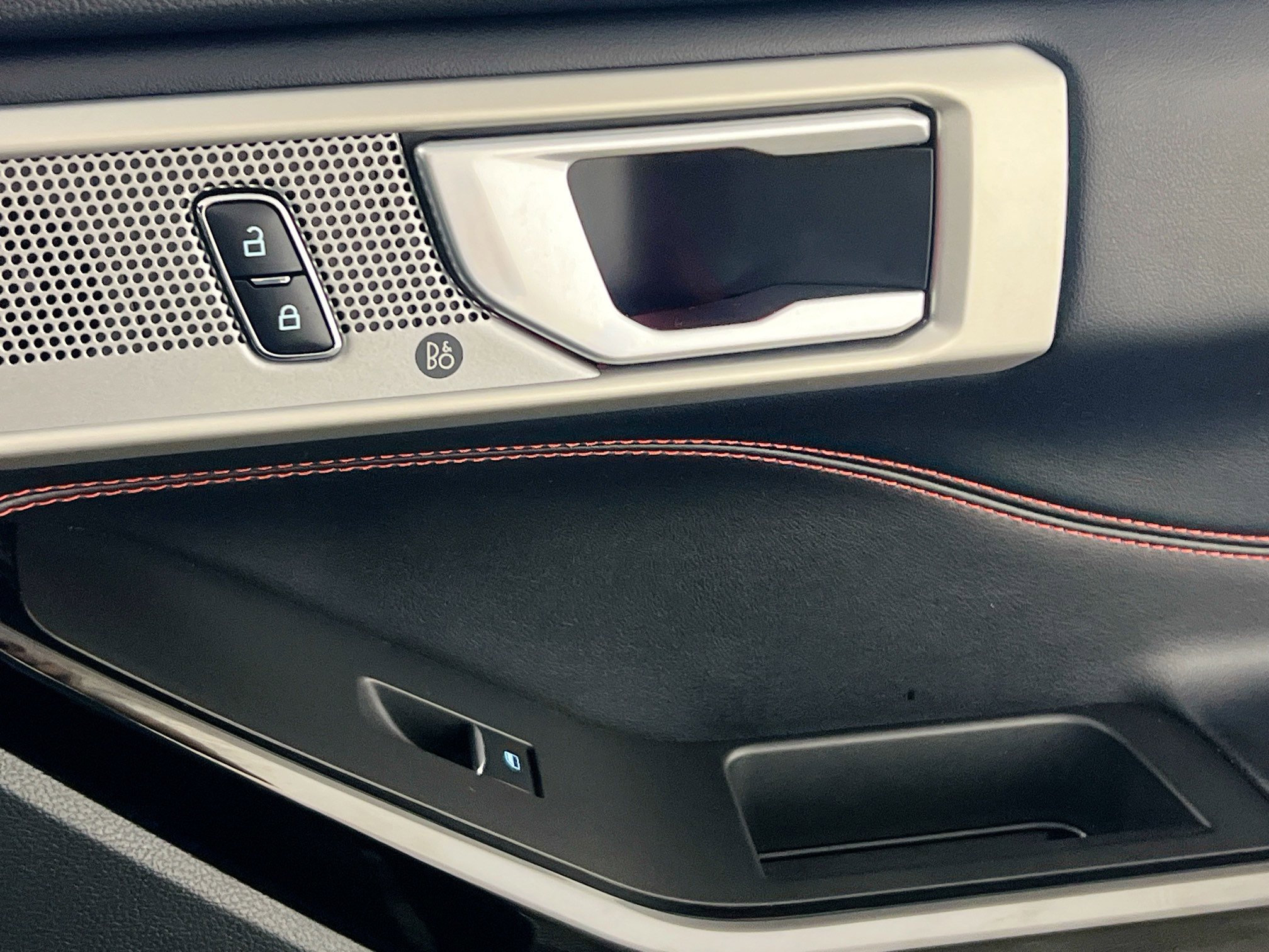 Used 2023 Ford Explorer ST-Line image 32