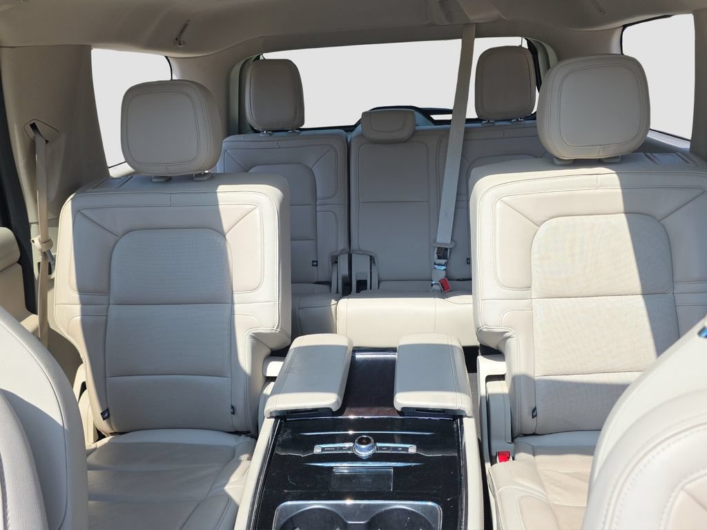 Used 2019 Lincoln Navigator Reserve AWD/4WD image 12