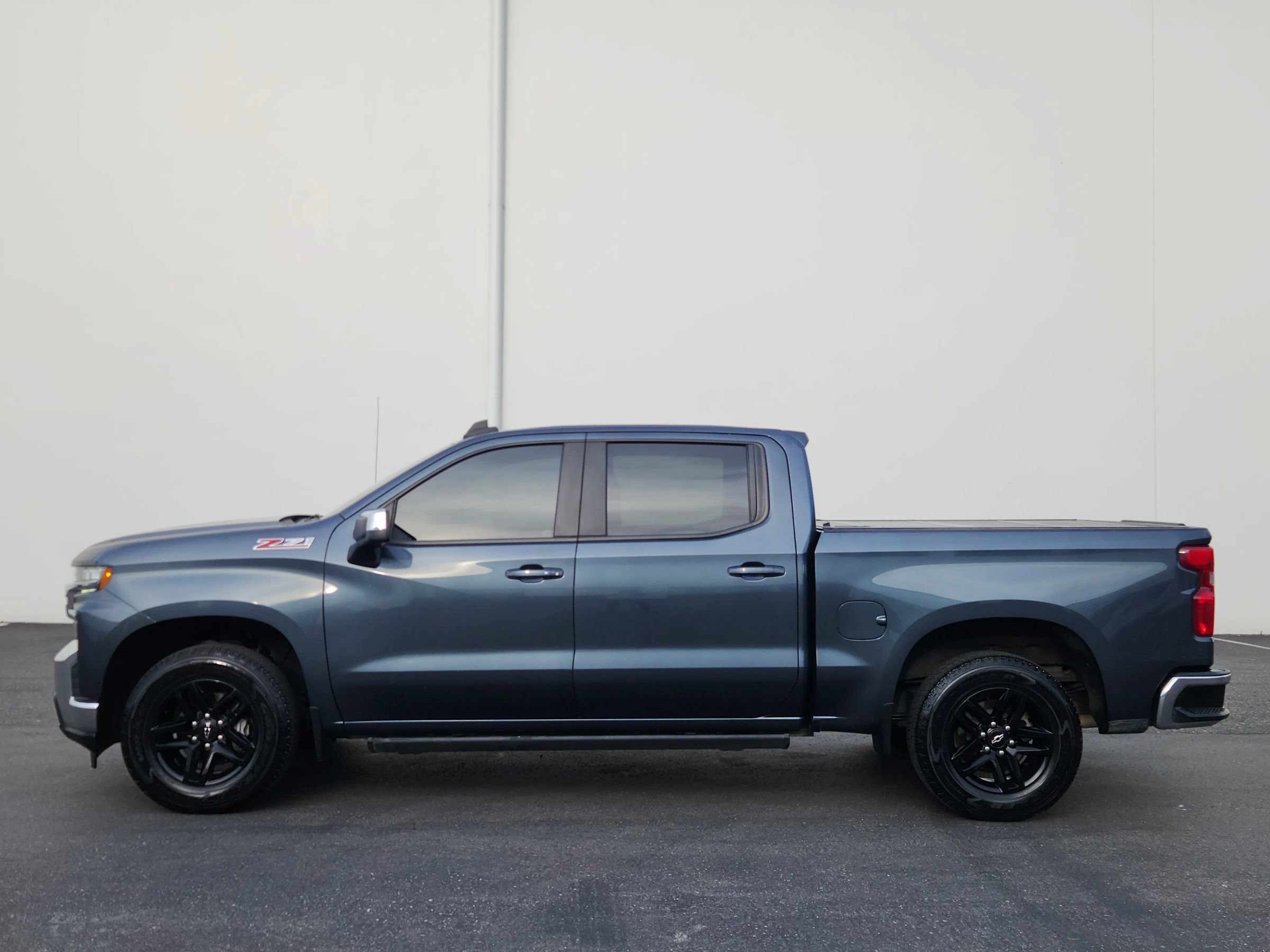 Used 2020 Chevrolet Silverado 1500 LT w/ All-Star Edition AWD/4WD image 2