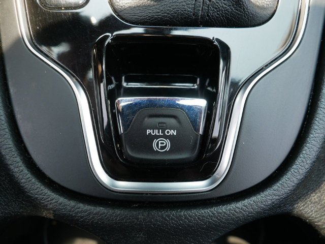 Used 2020 Jeep Cherokee Limited AWD/4WD image 32