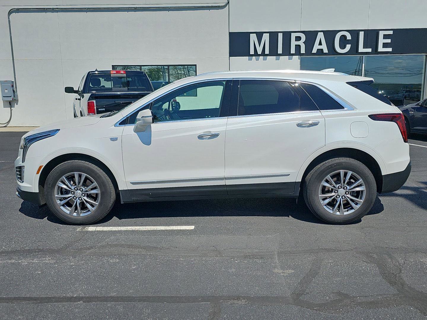 Used 2021 Cadillac XT5 Premium Luxury AWD/4WD image 3