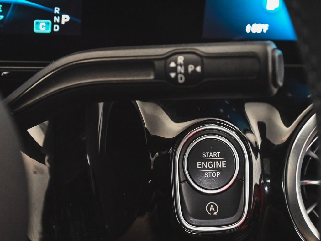 Used 2024 Mercedes-Benz GLA 35 AMG 4MATIC image 34