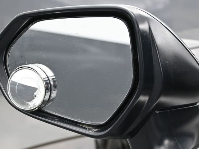 Used 2025 Toyota Camry SE FWD image 5