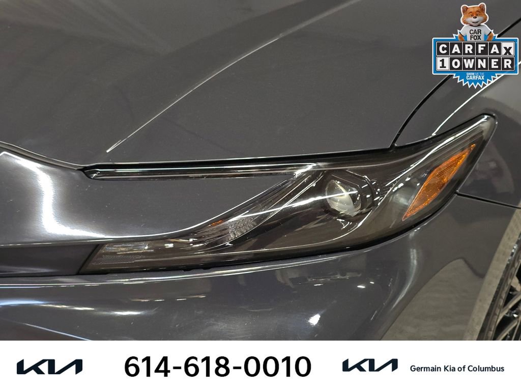 Used 2025 Toyota Camry SE w/ Multimedia Upgrade Package image 15