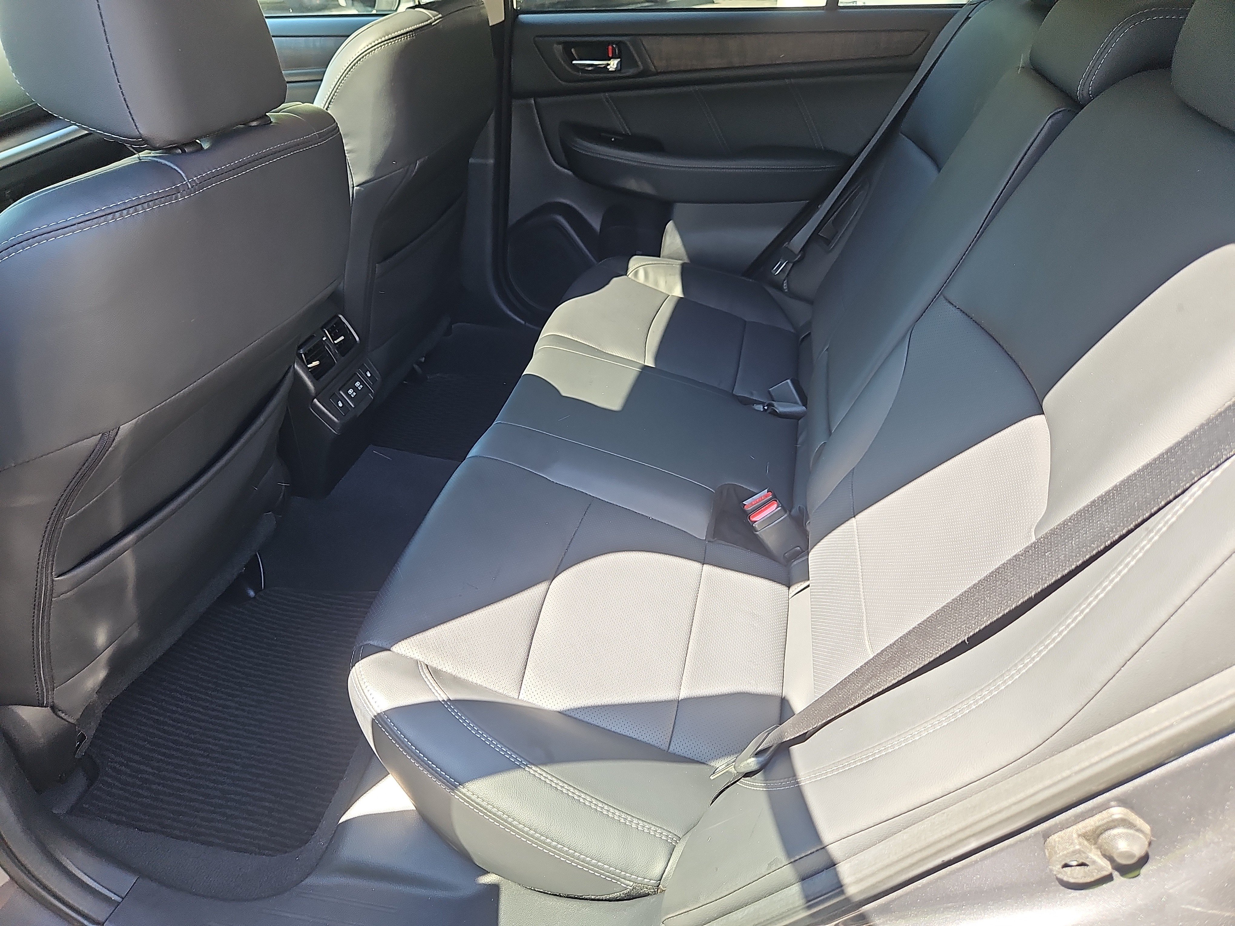 Used 2019 Subaru Outback 2.5i Limited AWD/4WD image 31