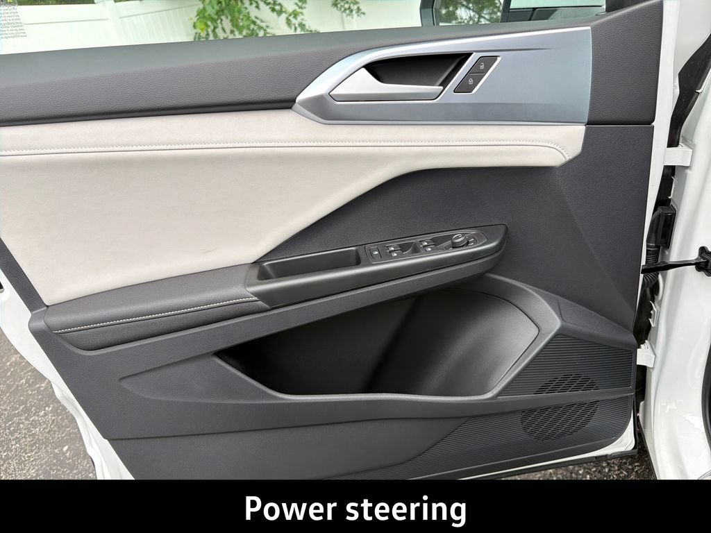New 2026 Volkswagen Taos SE AWD/4WD image 11