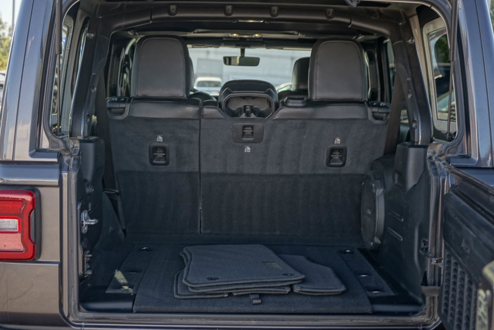 Used 2021 Jeep Wrangler Unlimited Rubicon image 9