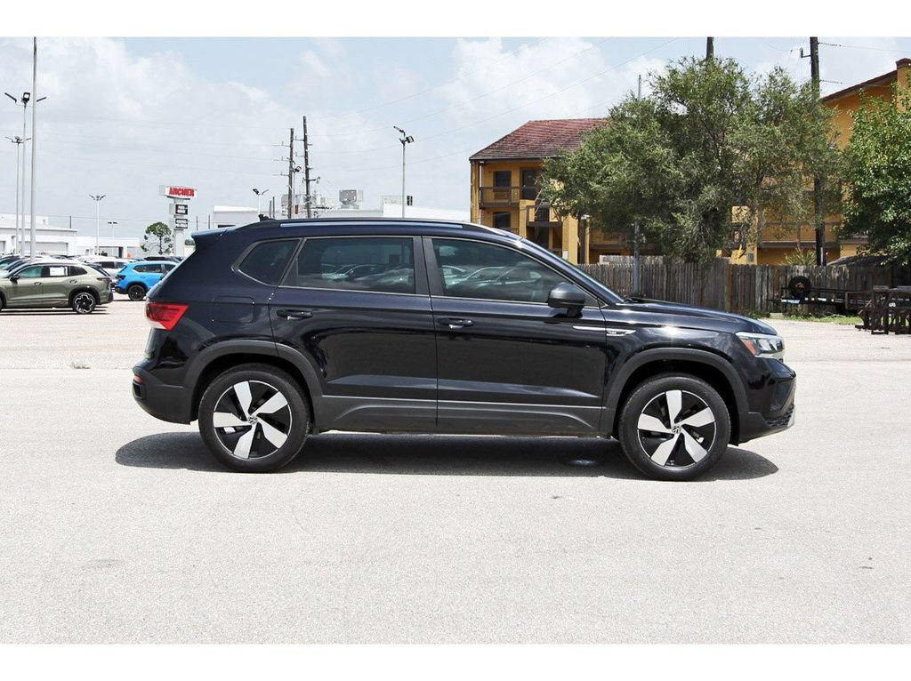 Certified 2024 Volkswagen Taos S AWD/4WD image 2