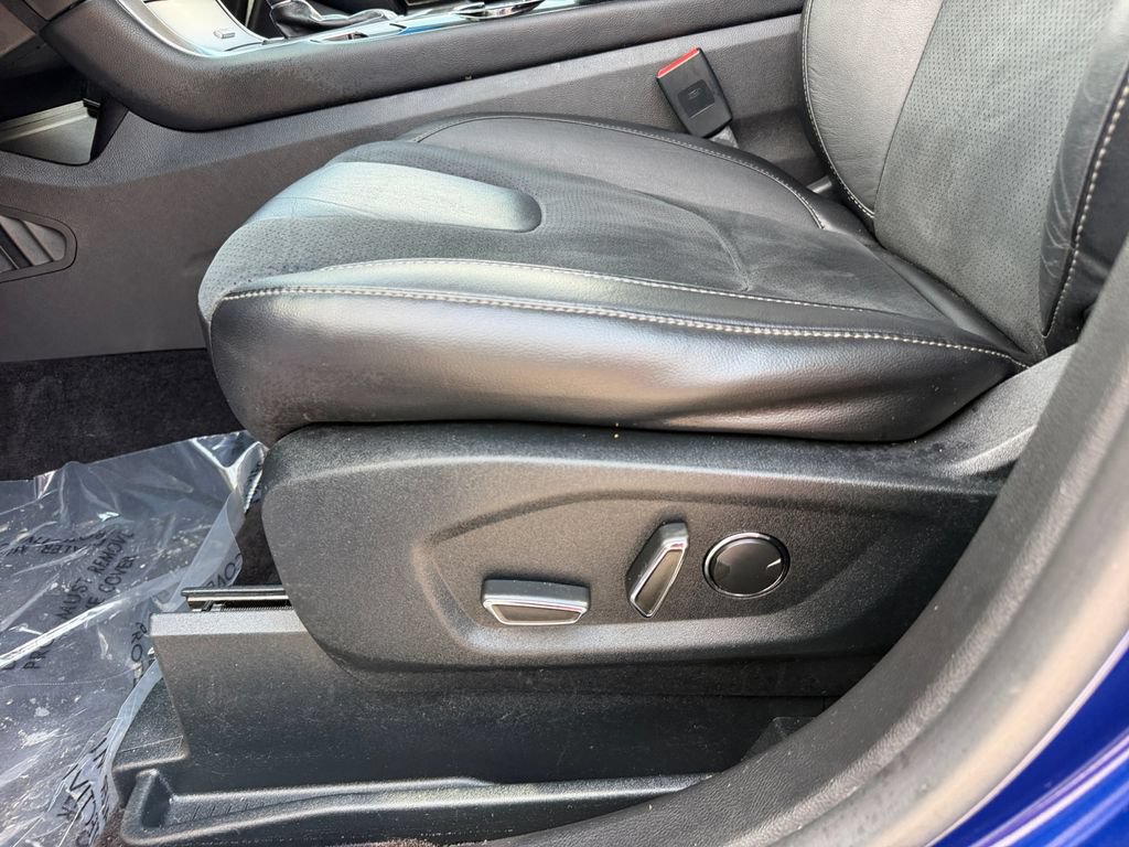 Used 2015 Ford Edge Sport w/ Equipment Group 401A AWD/4WD image 17