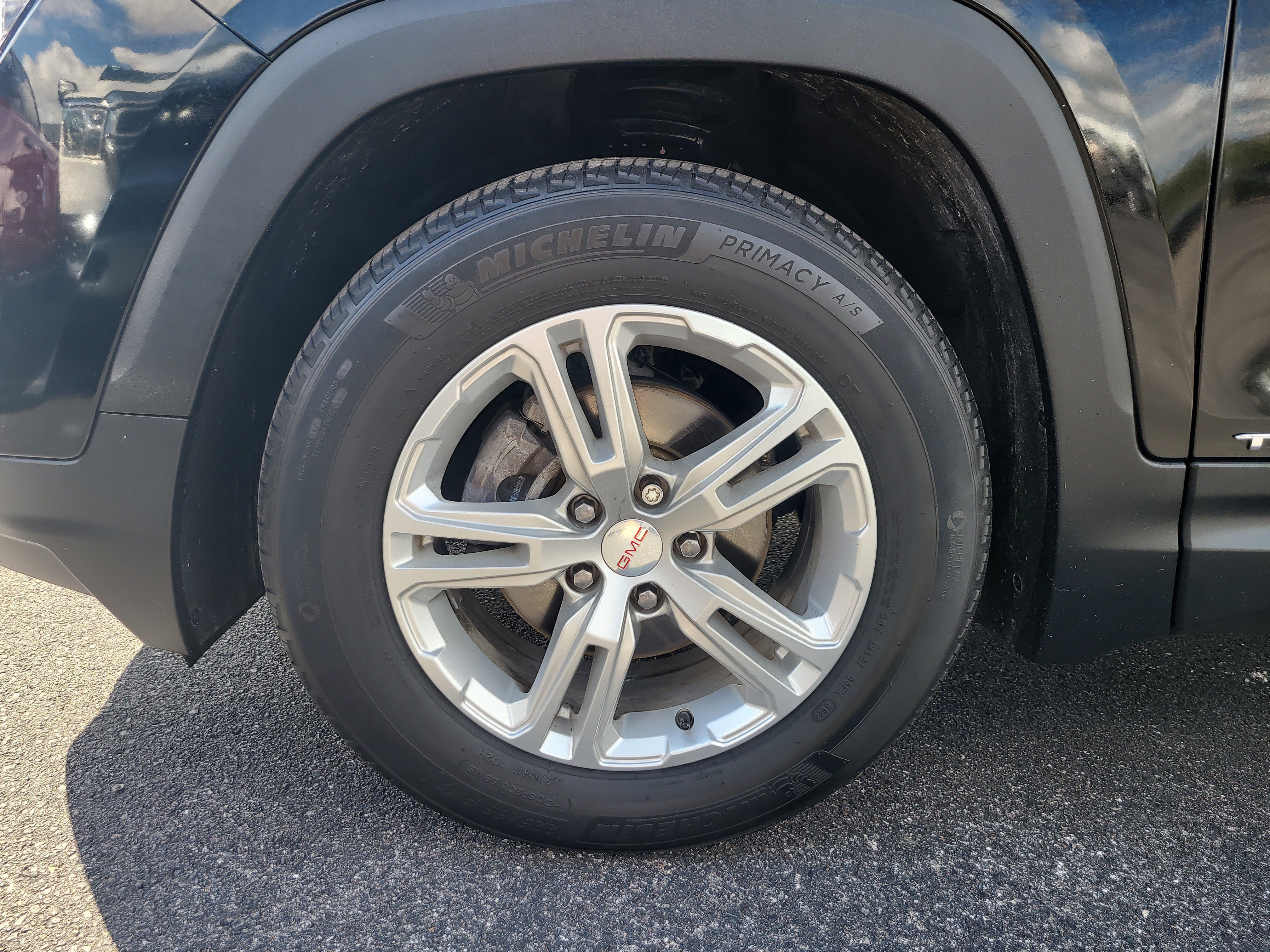 Used 2024 GMC Terrain SLE w/ Driver Convenience Package FWD image 9
