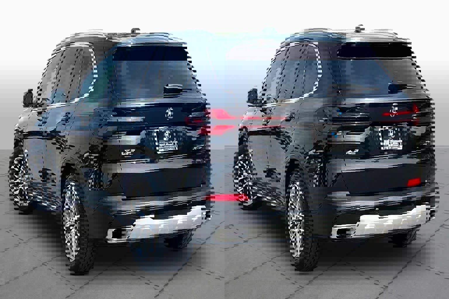 Used 2024 BMW X5 xDrive50e image 11