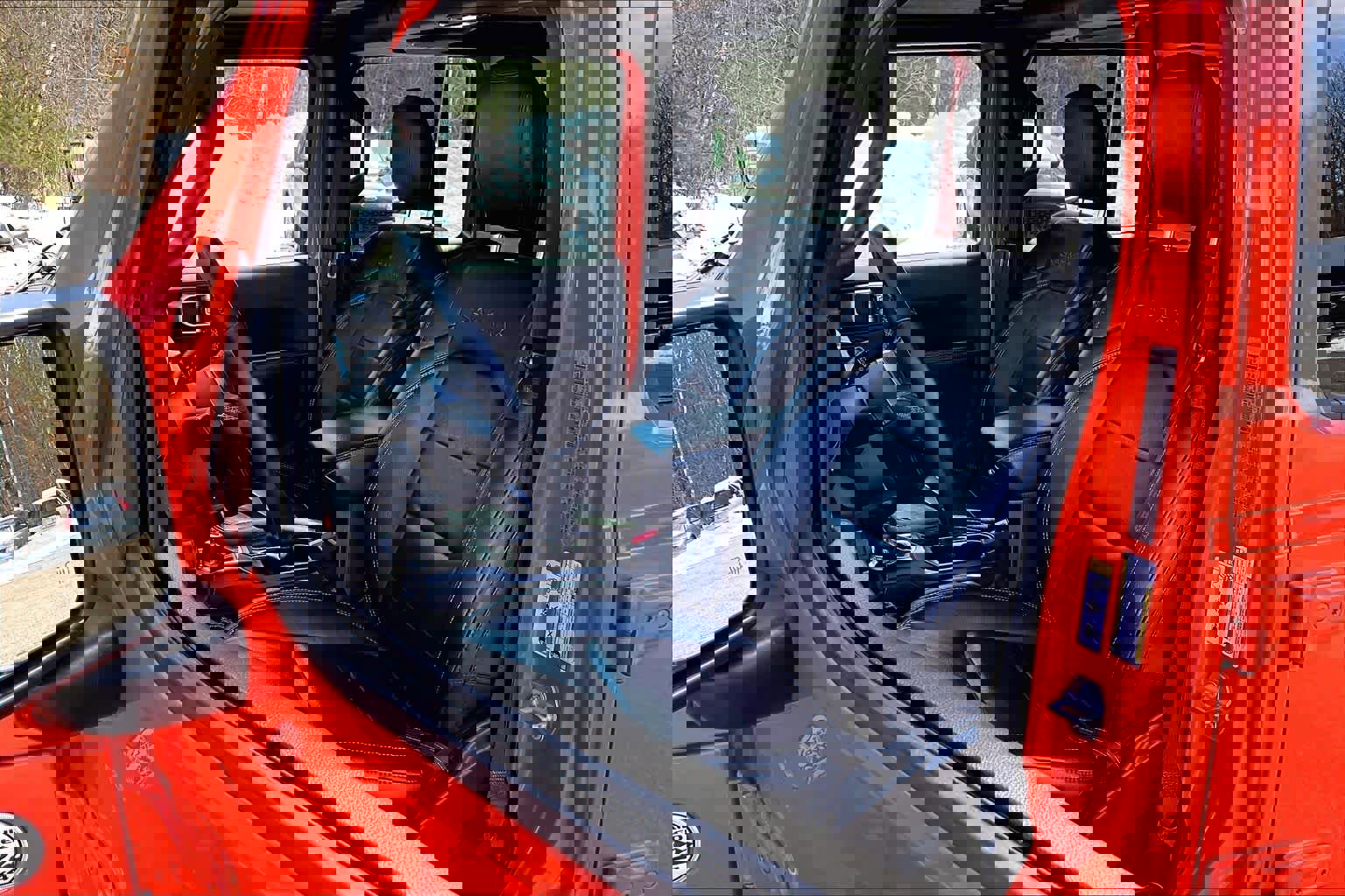 Used 2018 Jeep Wrangler Unlimited Sahara image 9