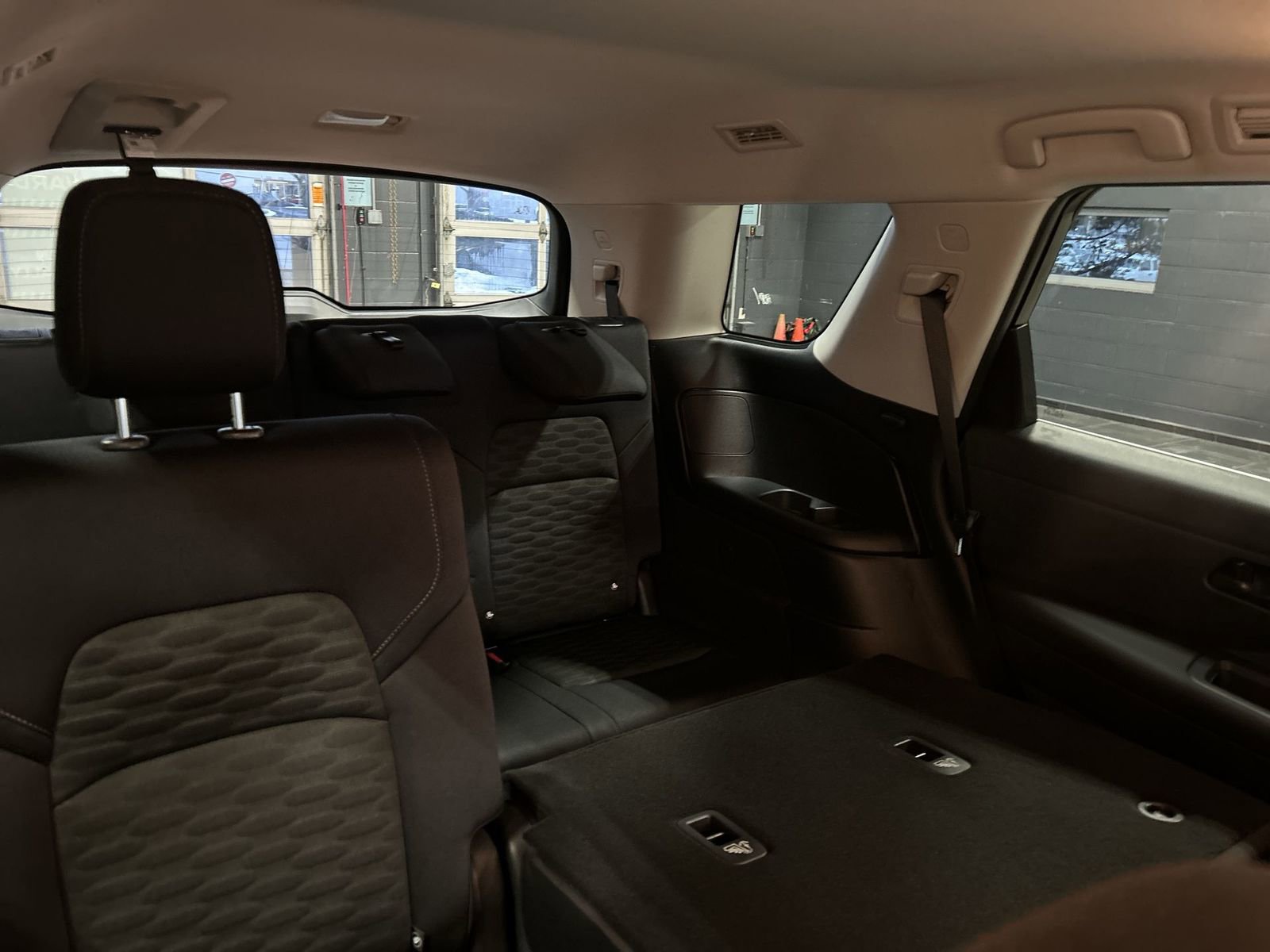 New 2026 Nissan Pathfinder S image 6