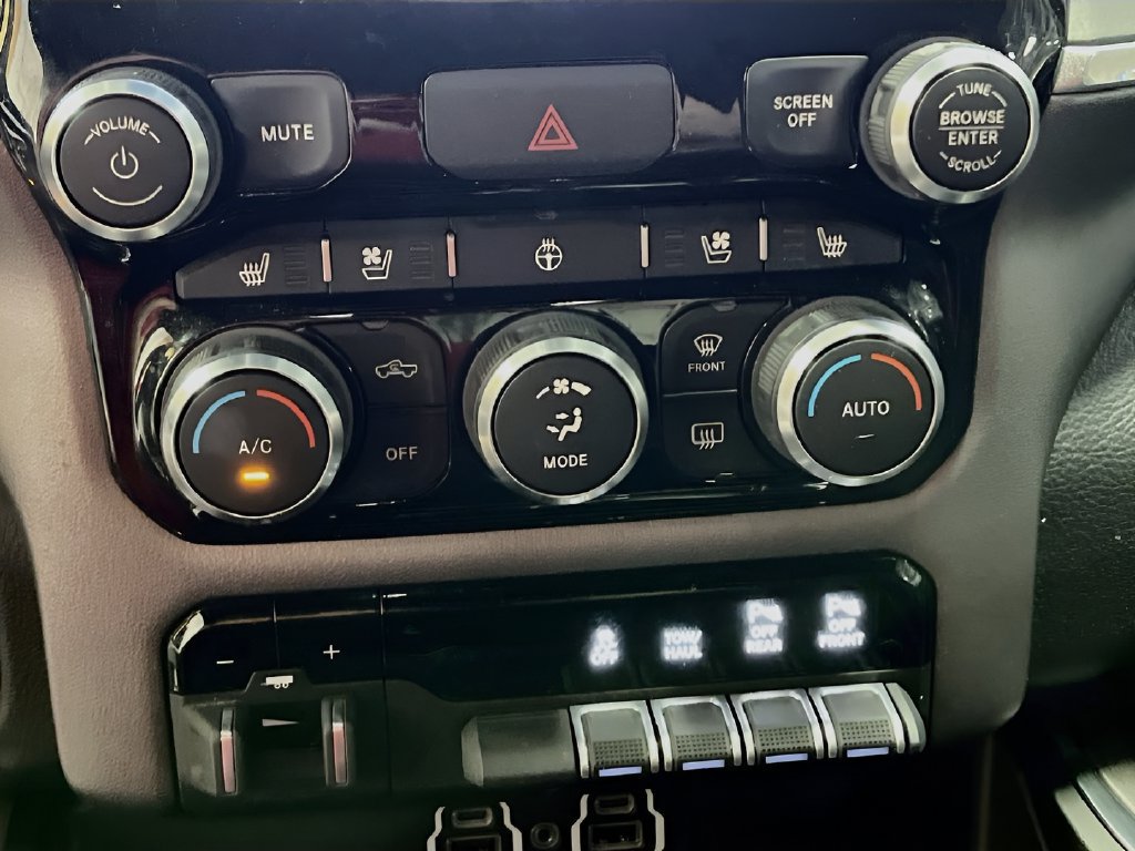 Used 2022 RAM 1500 Laramie w/ Sport Appearance Package AWD/4WD image 16