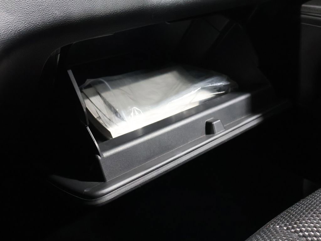 Used 2017 Chevrolet Equinox LT w/ Driver Confidence Package II image 29