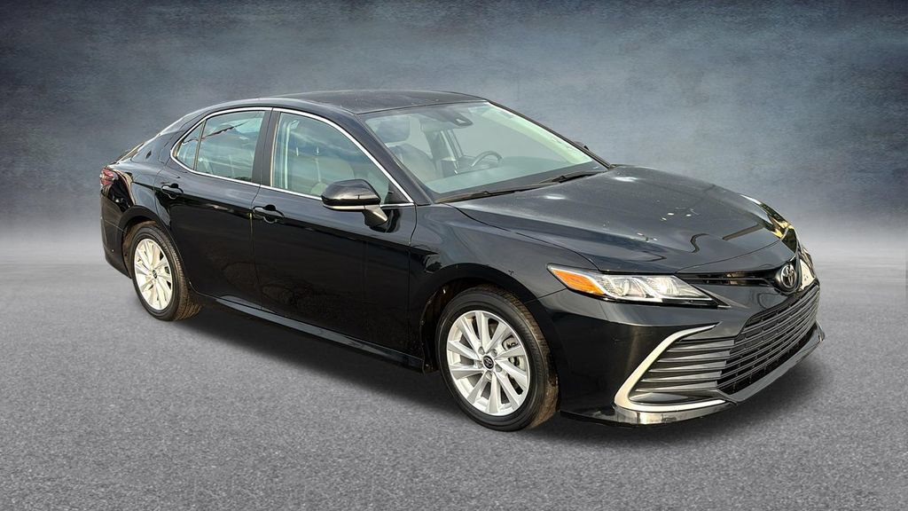 Used 2024 Toyota Camry LE FWD image 2