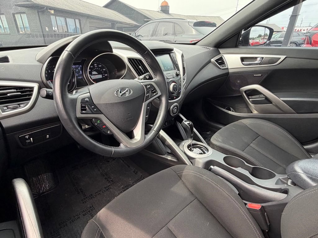 Used 2017 Hyundai Veloster Value Edition FWD image 15