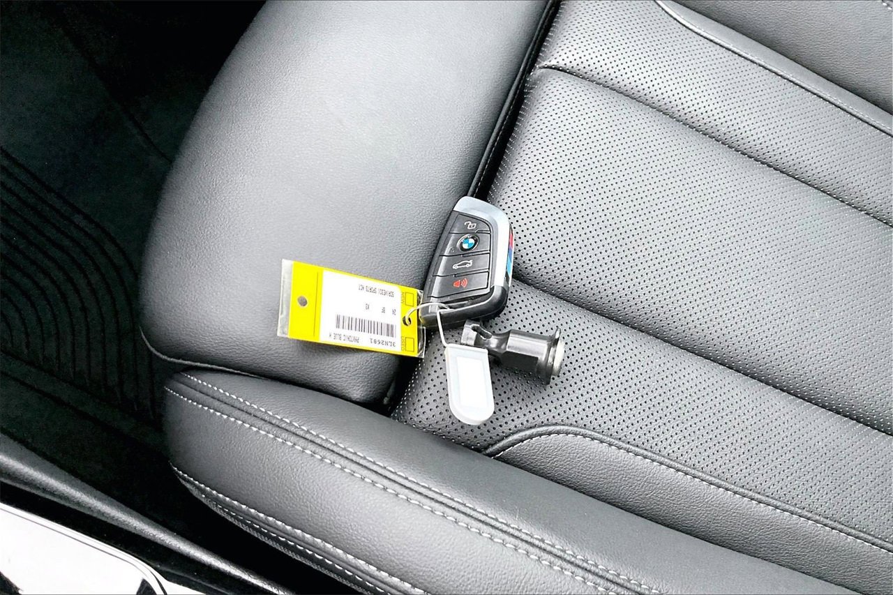 Used 2024 BMW X3 sDrive30i w/ M Sport Package image 32