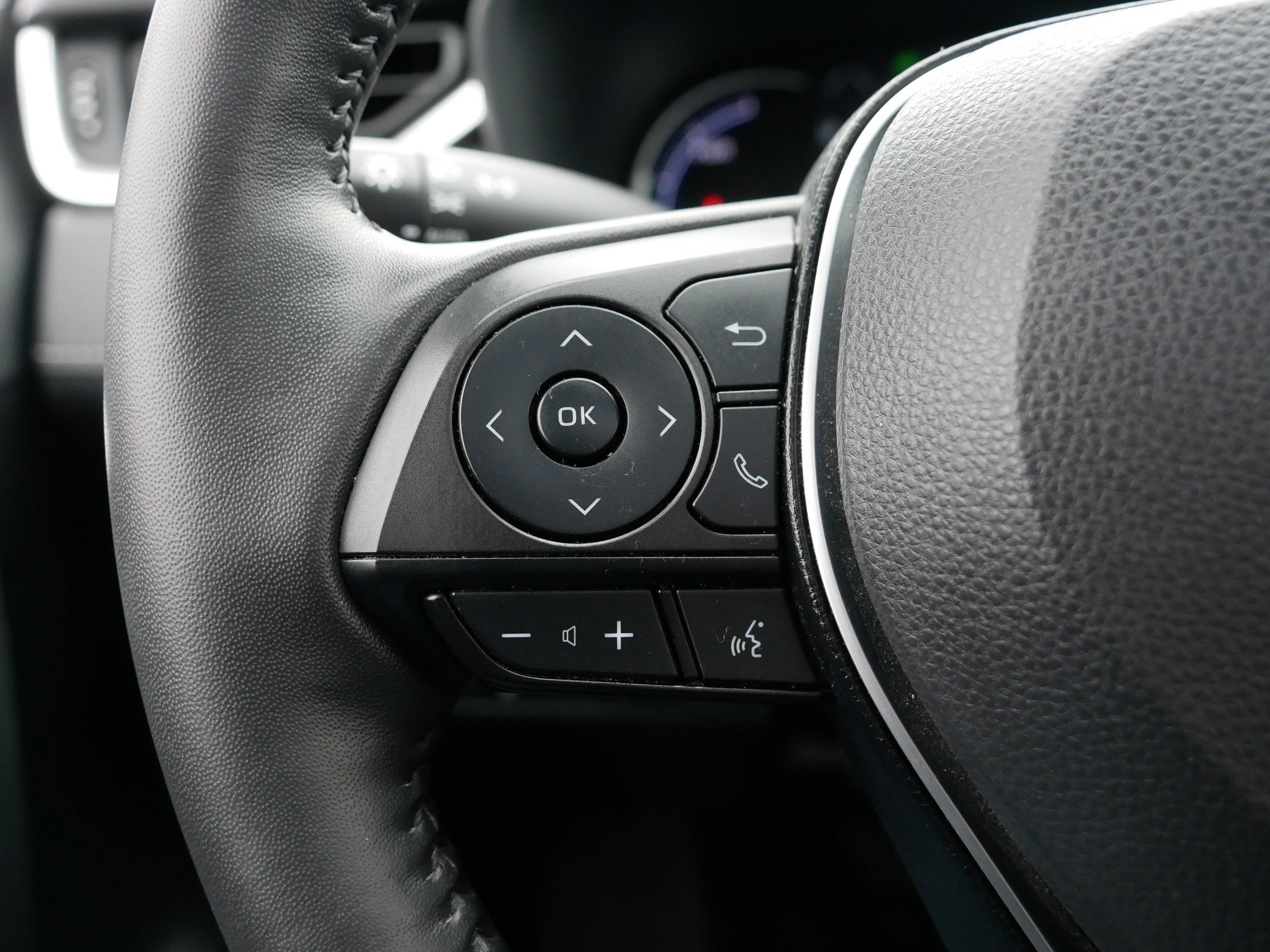 Used 2023 Toyota RAV4 XLE w/ Convenience Package image 31